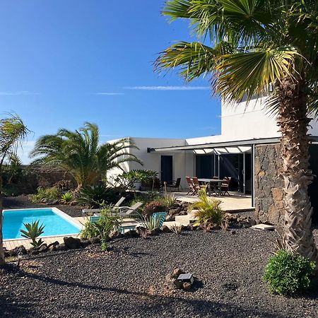 Majanicho Rock - Villa With Heated Pool Lajares Exteriör bild