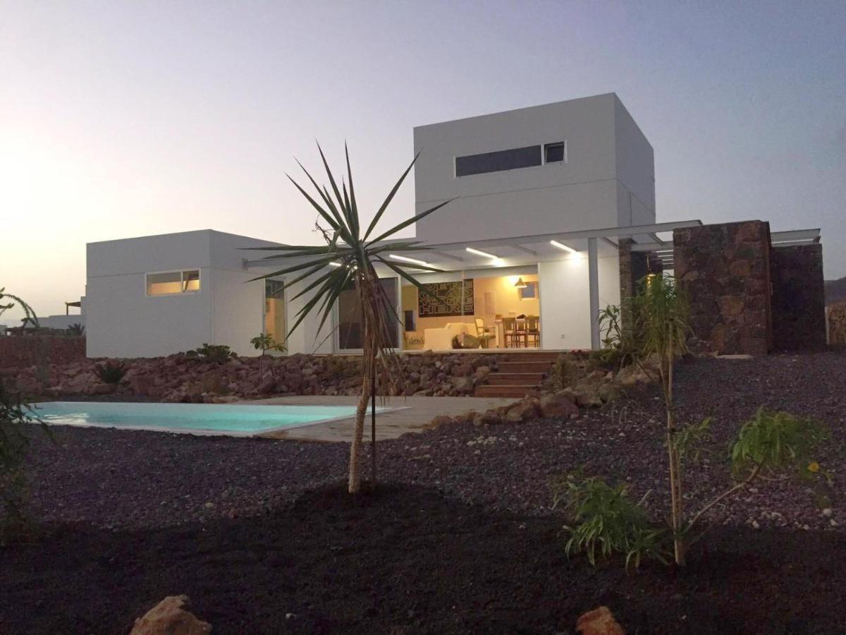 Majanicho Rock - Villa With Heated Pool Lajares Exteriör bild